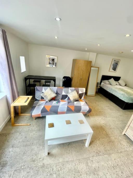 Cambridge City Centre Studio, Sleeps 3 Экстерьер фото